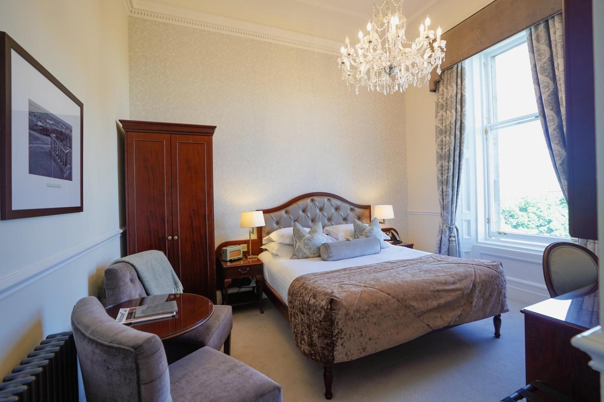 The Bonham Hotel Edimburgo Exterior foto A bedroom at the hotel